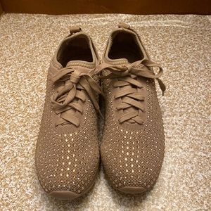 Kenneth Cole Reaction Corley Jeweled Lace up sneakers, new in box, tan/beige 7
